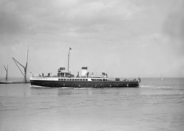 The motor vessel Medina under way, 1932. Creator: Kirk & Sons of Cowes