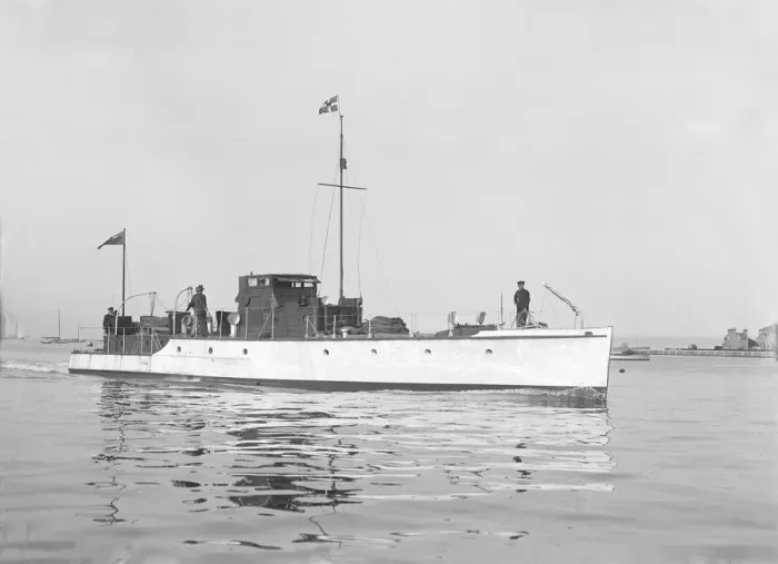 Framed Print : Motor yacht Amo under way, 1921. Creator: Kirk & Sons of Cowes Framed Print : Motor yacht Amo under way, 1921. Creator: Kirk & Sons of Cowes