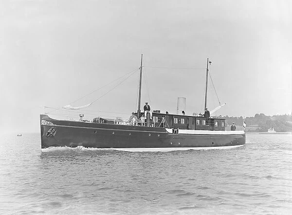 The motor yacht Marie under way, 1921. Creator: Kirk & Sons of Cowes