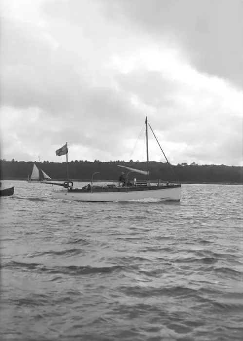Framed Print : The motorboat Maga under way, 1913. Creator: Kirk & Sons of Cowes Framed Print : The motorboat Maga under way, 1913. Creator: Kirk & Sons of Cowes