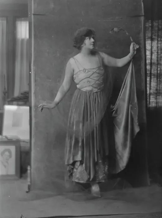 Framed Print : Mott-Smith, May, Miss, portrait photograph, between 1916 and 1923. Creator: Arnold Genthe Framed Print : Mott-Smith, May, Miss, portrait photograph, between 1916 and 1923. Creator: Arnold Genthe