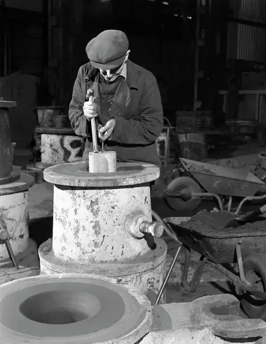 Framed Print : Moulding in the Wombwell Foundry, South Yorkshire, 1963. Artist: Michael Walters Framed Print : Moulding in the Wombwell Foundry, South Yorkshire, 1963. Artist: Michael Walters