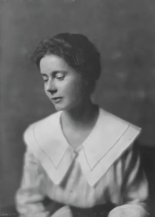 Framed Print : Moulton, Miss, portrait photograph, 1916 Apr. 27 / . Creator: Arnold Genthe Framed Print : Moulton, Miss, portrait photograph, 1916 Apr. 27 / . Creator: Arnold Genthe