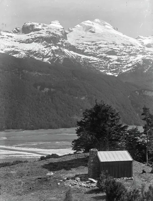 Framed Print : Mount Earnslaw from 25 Mile Hut, 1900. Creator: Muir & Moodie Framed Print : Mount Earnslaw from 25 Mile Hut, 1900. Creator: Muir & Moodie