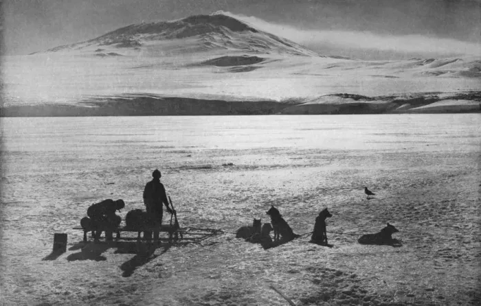 Framed Print : Mount Erebus Showing Signs of Activity, c1910, (1928). Artist: Herbert Ponting Framed Print : Mount Erebus Showing Signs of Activity, c1910, (1928). Artist: Herbert Ponting