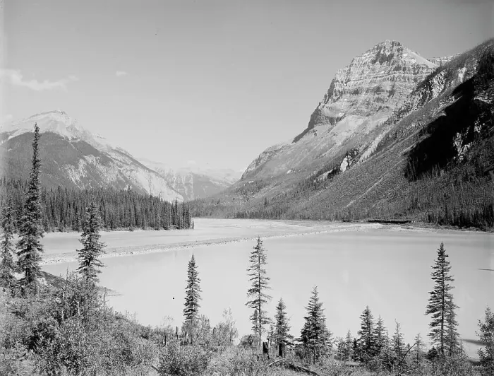 Framed Print : Mount Stephen & Wapta River, Canada, between 1900 and 1910. Creator: Unknown. Mount Stephen & Wapta River, Canada, between 1900 and 1910. Creator: Unknown