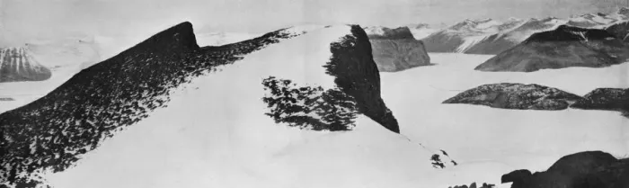 Framed Print : The Top of Mount Suess, Looking South, c1911, (1913). Artist: Herbert Ponting Framed Print : The Top of Mount Suess, Looking South, c1911, (1913). Artist: Herbert Ponting
