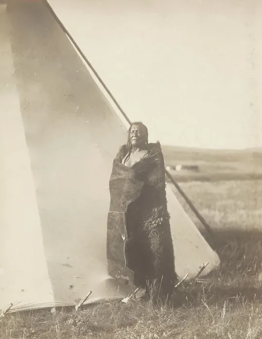 Framed Print : Mountain Chief, 1910. Creator: Edward Sheriff Curtis Framed Print : Mountain Chief, 1910. Creator: Edward Sheriff Curtis