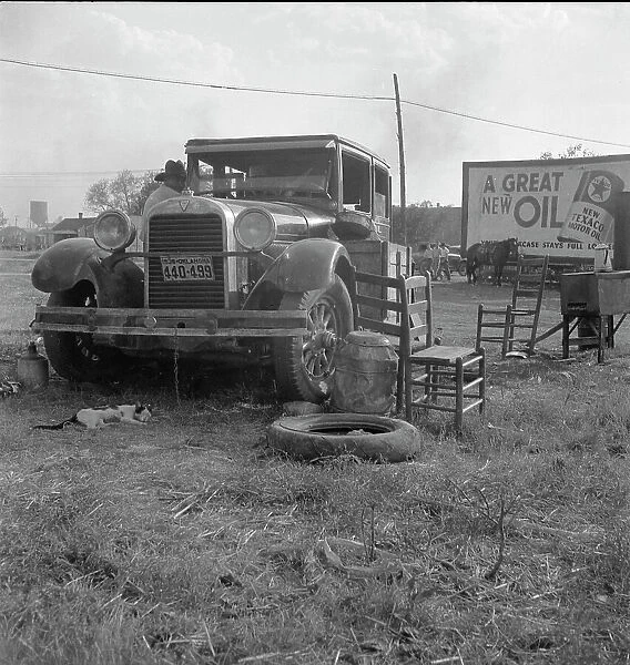 On the move, Wagoner, Wagoner County, Oklahoma, 1936. Creator: Dorothea Lange