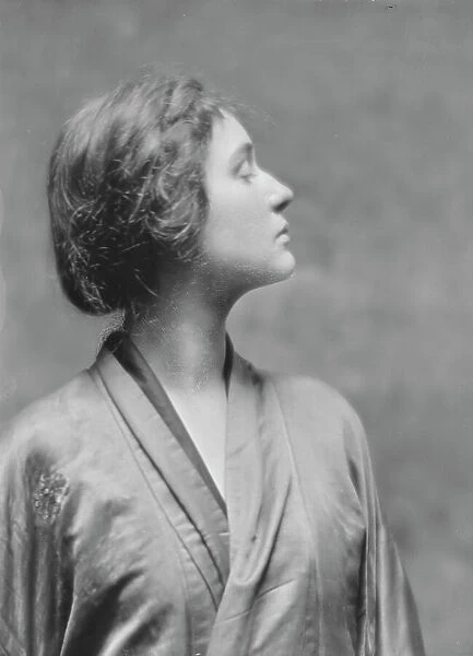 Mower, Margaret, Miss, portrait photograph, 1916 June 24. Creator: Arnold Genthe