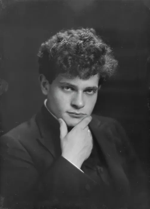 Framed Print : Mr. Tosha [sic] Seidel, portrait photograph, 1918 May 13. Creator: Arnold Genthe