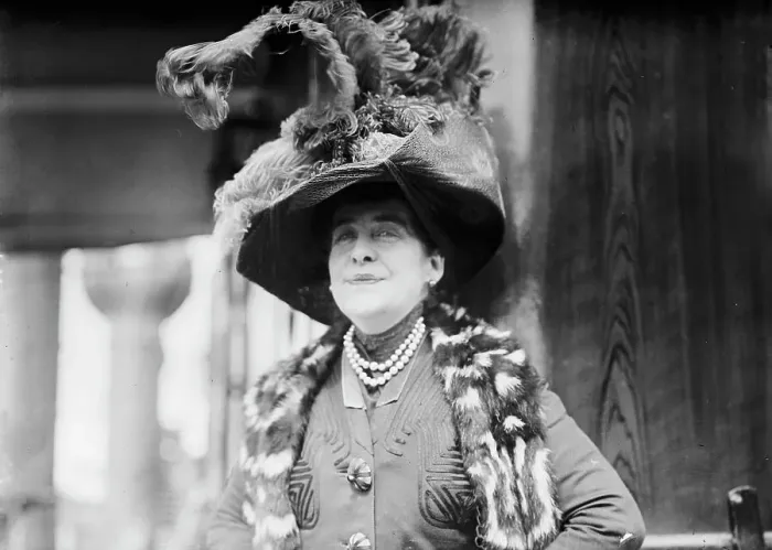 Framed Print : Mrs. A. Crocker Gourand [i.e. Gouraud], 1911. Creator: Bain News Service