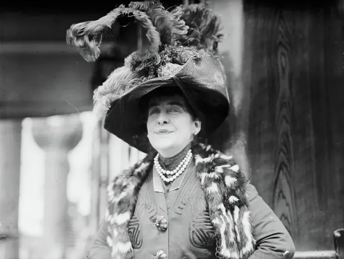 Framed Print : Mrs. A. Crocker Gourand [i.e. Gouraud], 1911. Creator: Bain News Service