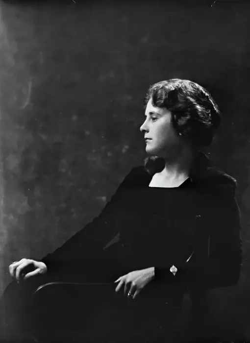 Framed Print : Mrs. Albert Hinckman, portrait photograph, 1919 Oct. Creator: Arnold Genthe Framed Print : Mrs. Albert Hinckman, portrait photograph, 1919 Oct. Creator: Arnold Genthe