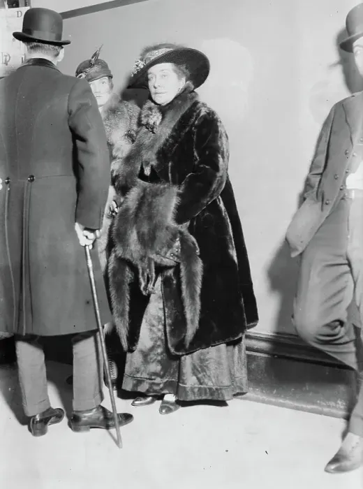 Framed Print : Mrs. Alex Mishkinoff [i.e. Miskinoff], Princess Galatzine [i.e. Galitzine], between c1915 and c1920. Creator: Bain News Service