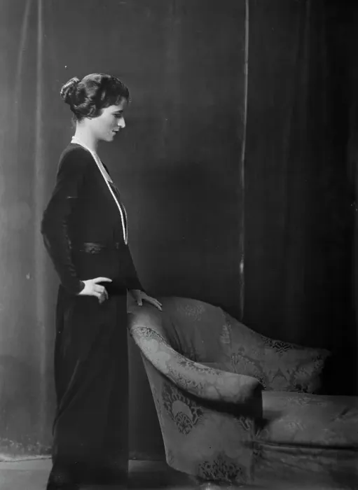 Framed Print : Mrs. A.R. Seligman, portrait photograph, 1918 Oct. 29. Creator: Arnold Genthe Framed Print : Mrs. A.R. Seligman, portrait photograph, 1918 Oct. 29. Creator: Arnold Genthe