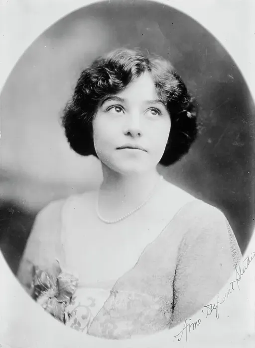 Framed Print : Mrs. Austin S. Rothwell, between c1915 and c1920. Creator: Bain News Service Framed Print : Mrs. Austin S. Rothwell, between c1915 and c1920. Creator: Bain News Service