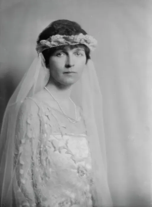 Framed Print : Mrs. B. Dominick, portrait photograph, 1918 Feb. 19. Creator: Arnold Genthe Framed Print : Mrs. B. Dominick, portrait photograph, 1918 Feb. 19. Creator: Arnold Genthe