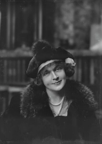 Mrs. Benjamin Lindsey, portrait photograph, 1917 Dec. 21. Creator: Arnold Genthe