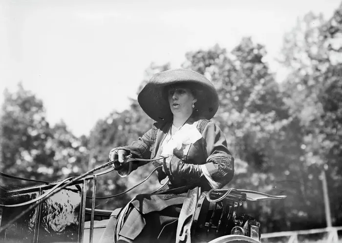 Framed Print : Mrs. C. Cecil Fitler, Plainfield, between c1910 and c1915. Creator: Bain News Service Framed Print : Mrs. C. Cecil Fitler, Plainfield, between c1910 and c1915. Creator: Bain News Service