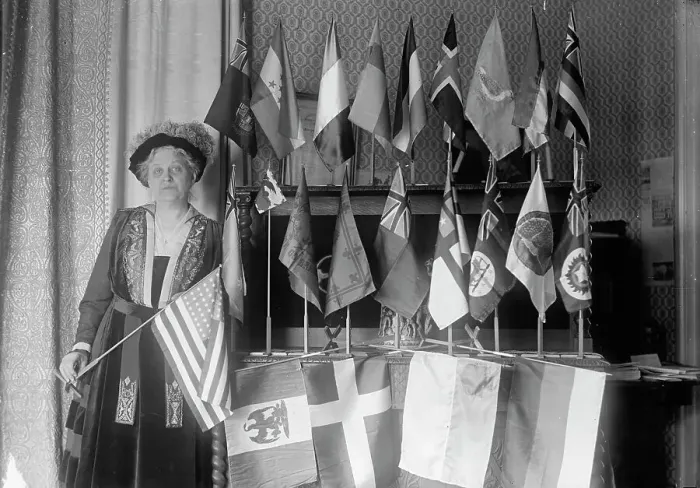 Framed Print : Mrs. Carrie Chapman Catt with Flags of 22 Nations, 1917. Creator: Harris & Ewing. Mrs. Carrie Chapman Catt with Flags of 22 Nations, 1917. Creator: Harris & Ewing Framed Print : Mrs. Carrie Chapman Catt with Flags of 22 Nations, 1917. Creator: Harris & Ewing. Mrs. Carrie Chapman Catt with Flags of 22 Nations, 1917. Creator: Harris & Ewing