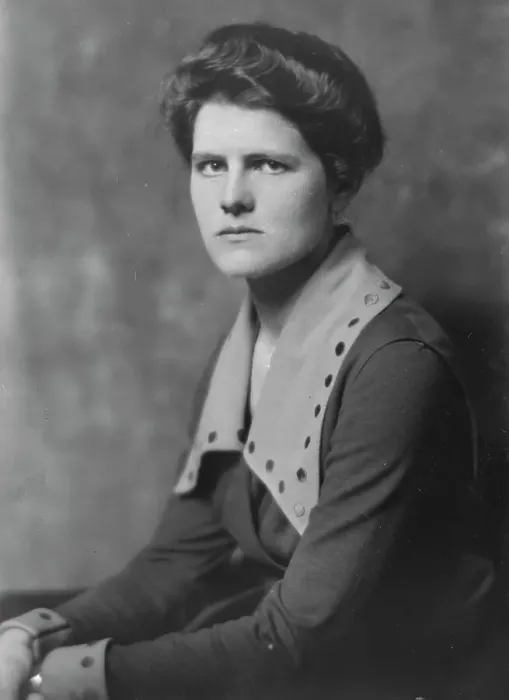 Framed Print : Mrs. Charles R. Brothwell, (Mrs. C.C. Hotchkiss), portrait photograph, 1918 Apr. 18. Creator: Arnold Genthe Framed Print : Mrs. Charles R. Brothwell, (Mrs. C.C. Hotchkiss), portrait photograph, 1918 Apr. 18. Creator: Arnold Genthe