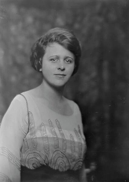Mrs. Claudia Smith, portrait photograph, 1918 Sept. 13. Creator: Arnold Genthe