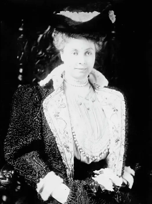 Framed Print : Mrs. C.M. Depew seated, 1911. Creator: Bain News Service Framed Print : Mrs. C.M. Depew seated, 1911. Creator: Bain News Service
