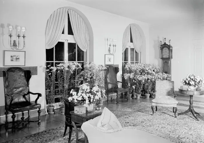 Framed Print : Mrs. Cornelius N. Bliss, residence in Wheatley Heights, Long Island, New York, 1950. Creator: Gottscho-Schleisner, Inc Framed Print : Mrs. Cornelius N. Bliss, residence in Wheatley Heights, Long Island, New York, 1950. Creator: Gottscho-Schleisner, Inc