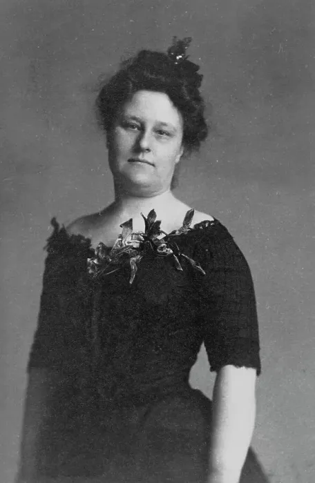 Framed Print : Mrs. Crabbe, half-length portrait, standing, facing front, between c1890 and 1910. Creator: Frances Benjamin Johnston Framed Print : Mrs. Crabbe, half-length portrait, standing, facing front, between c1890 and 1910. Creator: Frances Benjamin Johnston