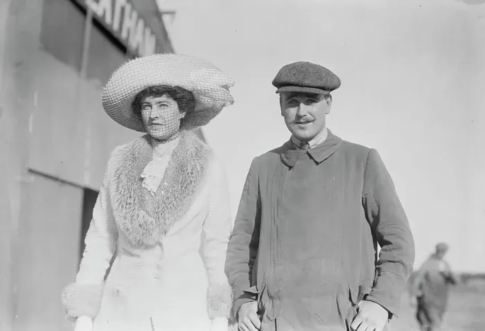 Framed Print : Mrs. Craig Biddle and J.A. Armstrong walking together, 1910. Creator: Bain News Service Framed Print : Mrs. Craig Biddle and J.A. Armstrong walking together, 1910. Creator: Bain News Service