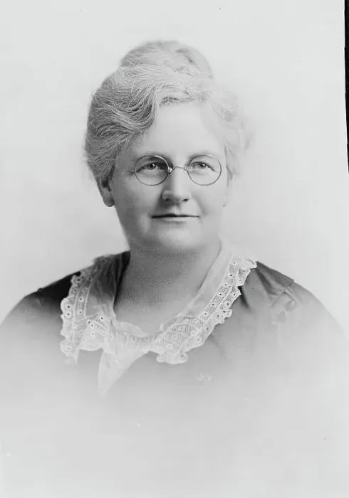 Framed Print : Mrs. Culla J. Vayhinger, between c1915 and c1920. Creator: Bain News Service Framed Print : Mrs. Culla J. Vayhinger, between c1915 and c1920. Creator: Bain News Service
