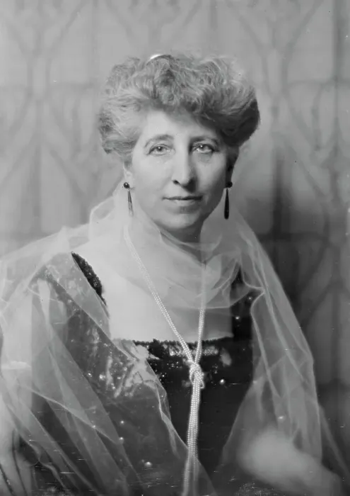 Framed Print : Mrs. Dickey, portrait photograph, 1918 May. Creator: Arnold Genthe Framed Print : Mrs. Dickey, portrait photograph, 1918 May. Creator: Arnold Genthe
