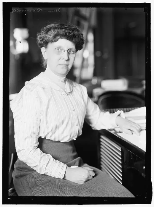 Framed Print : Mrs Donnelley, between 1911 and 1920. Creator: Harris & Ewing. Mrs Donnelley, between 1911 and 1920. Creator: Harris & Ewing Framed Print : Mrs Donnelley, between 1911 and 1920. Creator: Harris & Ewing. Mrs Donnelley, between 1911 and 1920. Creator: Harris & Ewing