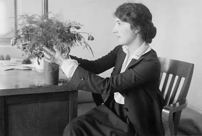 Framed Print : Mrs. Earl Carroll, between c1915 and c1920. Creator: Bain News Service Framed Print : Mrs. Earl Carroll, between c1915 and c1920. Creator: Bain News Service