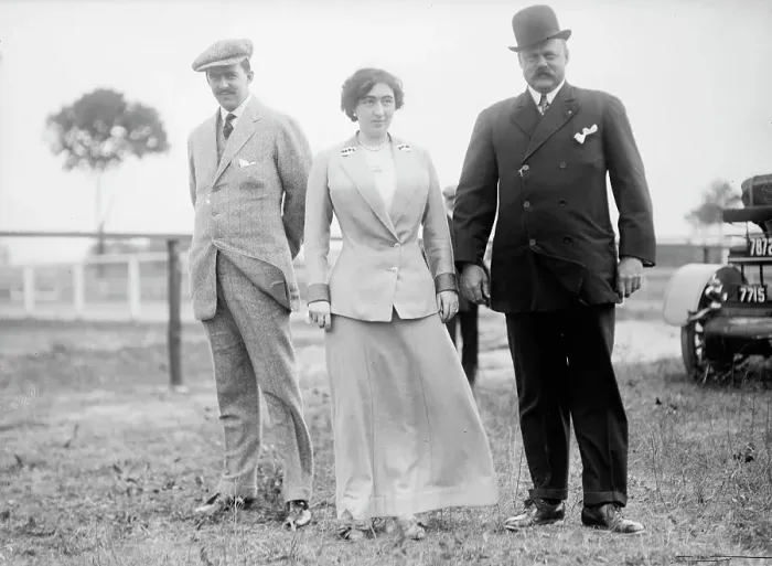 Framed Print : Mrs. Edward Beale McLean with Husband, 1911. Creator: Harris & Ewing. Mrs. Edward Beale McLean with Husband, 1911. Creator: Harris & Ewing Framed Print : Mrs. Edward Beale McLean with Husband, 1911. Creator: Harris & Ewing. Mrs. Edward Beale McLean with Husband, 1911. Creator: Harris & Ewing