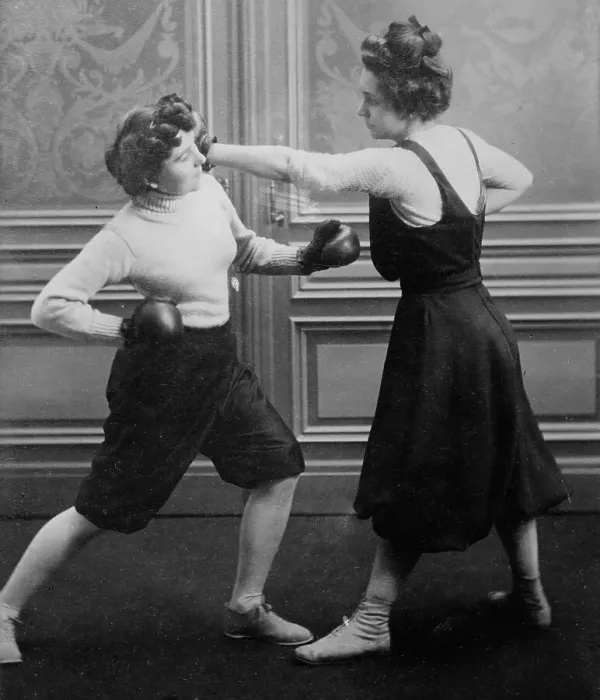 Framed Print : Mrs. Edwards & Frl. Kussin [boxing], 1912. Creator: Bain News Service
