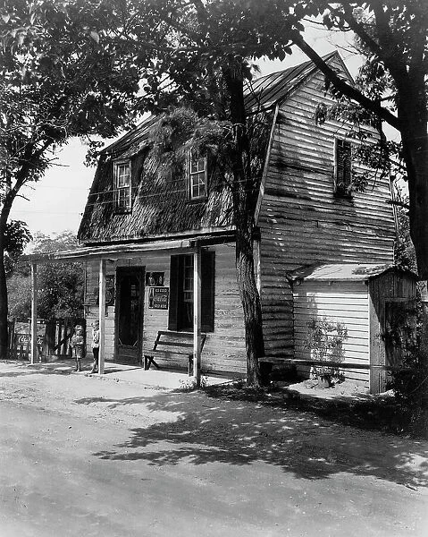 Mrs. Ellis store, Falmouth, Virginia, between 1933 and 1942. Creator: Frances Benjamin Johnston