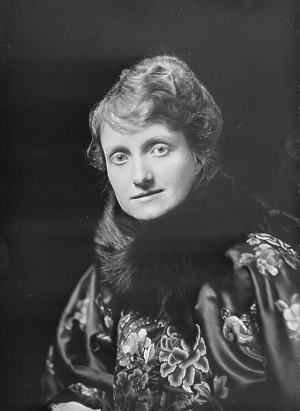 Mrs. E.M. Stone, portrait photograph, 1918 Dec. 10. Creator: Arnold Genthe