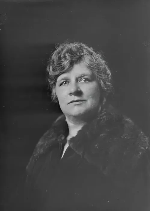 Framed Print : Mrs. Frederick D. Nye, portrait photograph, 1918 Nov. Creator: Arnold Genthe Framed Print : Mrs. Frederick D. Nye, portrait photograph, 1918 Nov. Creator: Arnold Genthe