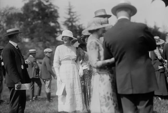 Framed Print : Mrs. F.T. Frelinghuysen, between c1915 and c1920. Creator: Bain News Service Framed Print : Mrs. F.T. Frelinghuysen, between c1915 and c1920. Creator: Bain News Service