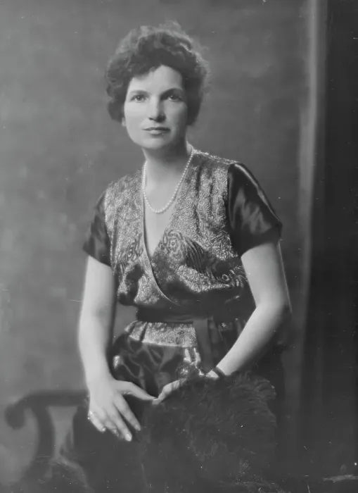 Framed Print : Mrs. George Bolt Jr. portrait photograph, 1918 May 29. Creator: Arnold Genthe Framed Print : Mrs. George Bolt Jr. portrait photograph, 1918 May 29. Creator: Arnold Genthe