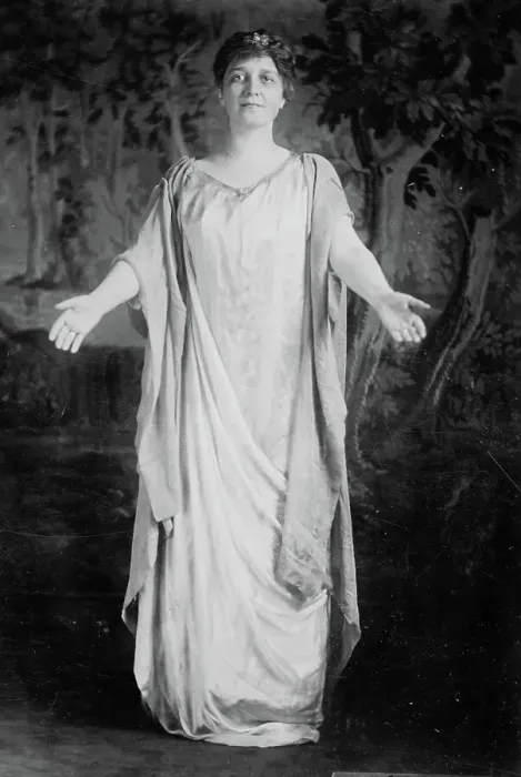 Framed Print : Mrs. Glenna S. Tinnin, (1913?). Creator: Bain News Service Framed Print : Mrs. Glenna S. Tinnin, (1913?). Creator: Bain News Service