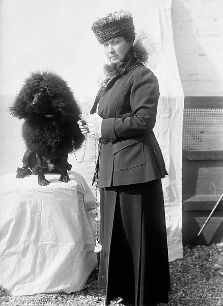 Mrs Goff - Dog Show, 1915. Creator: Harris & Ewing. Mrs Goff - Dog Show, 1915. Creator: Harris & Ewing