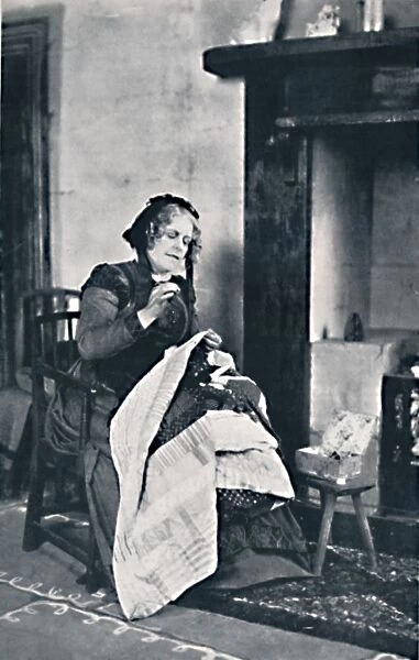 Mrs. Graham Moffatt, 1916. Artist: Alfred Ellis & Walery