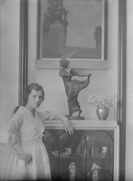 Framed Print : Mrs. Harris Stoehr, portrait photograph, 1918 June 3. Creator: Arnold Genthe Framed Print : Mrs. Harris Stoehr, portrait photograph, 1918 June 3. Creator: Arnold Genthe