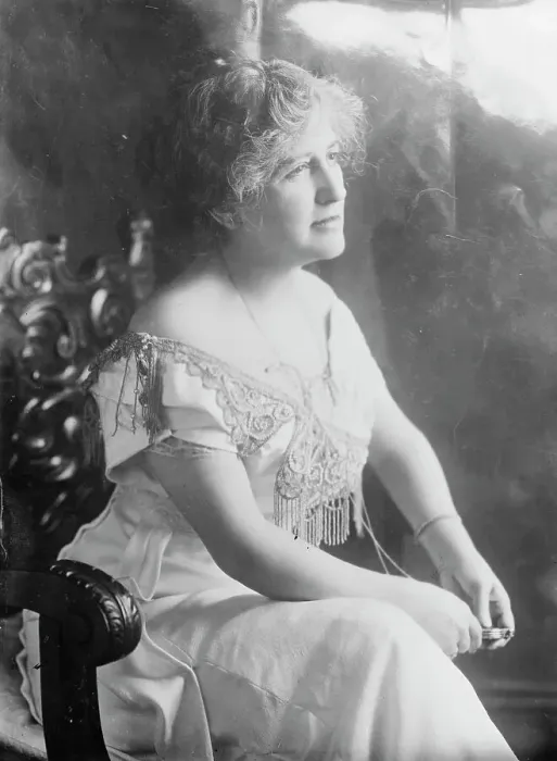Framed Print : Mrs. Helen Gardner, between c1910 and c1915. Creator: Bain News Service Framed Print : Mrs. Helen Gardner, between c1910 and c1915. Creator: Bain News Service