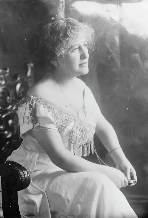 Framed Print : Mrs. Helen Gardner, between c1910 and c1915. Creator: Bain News Service Framed Print : Mrs. Helen Gardner, between c1910 and c1915. Creator: Bain News Service