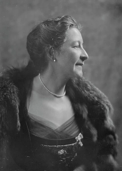 Mrs. Henry S. Boardman, portrait photograph, 1919 Apr. 21. Creator: Arnold Genthe