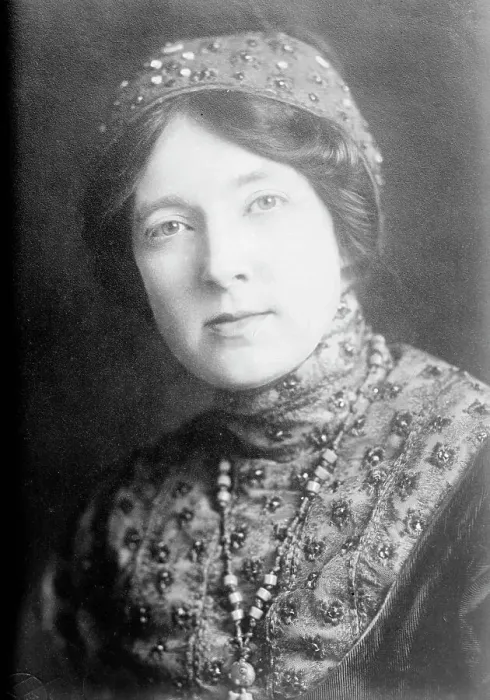 Framed Print : Mrs. H.H. Lund, between c1910 and c1915. Creator: Bain News Service Framed Print : Mrs. H.H. Lund, between c1910 and c1915. Creator: Bain News Service